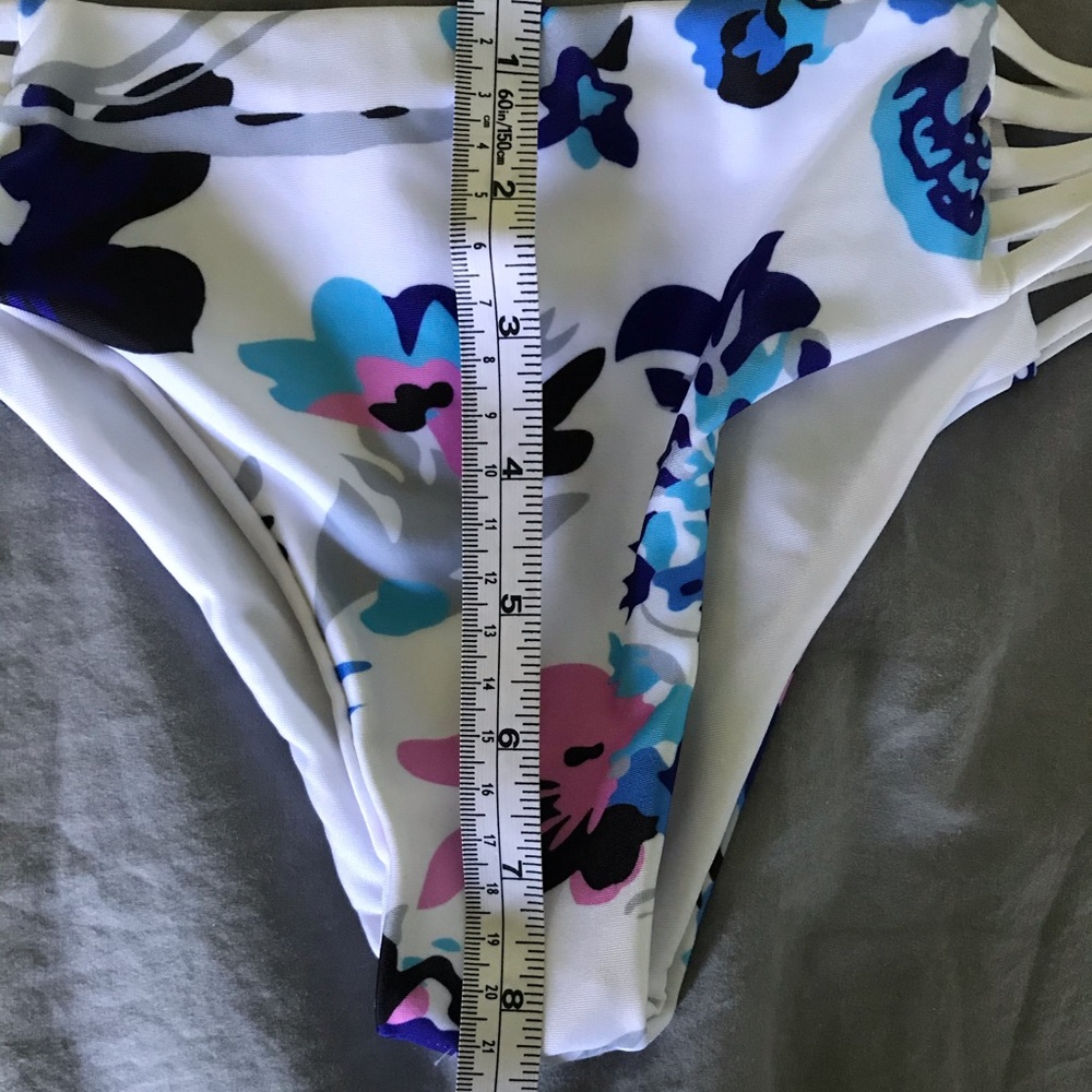 Floral bikini - Picture 4 of 4